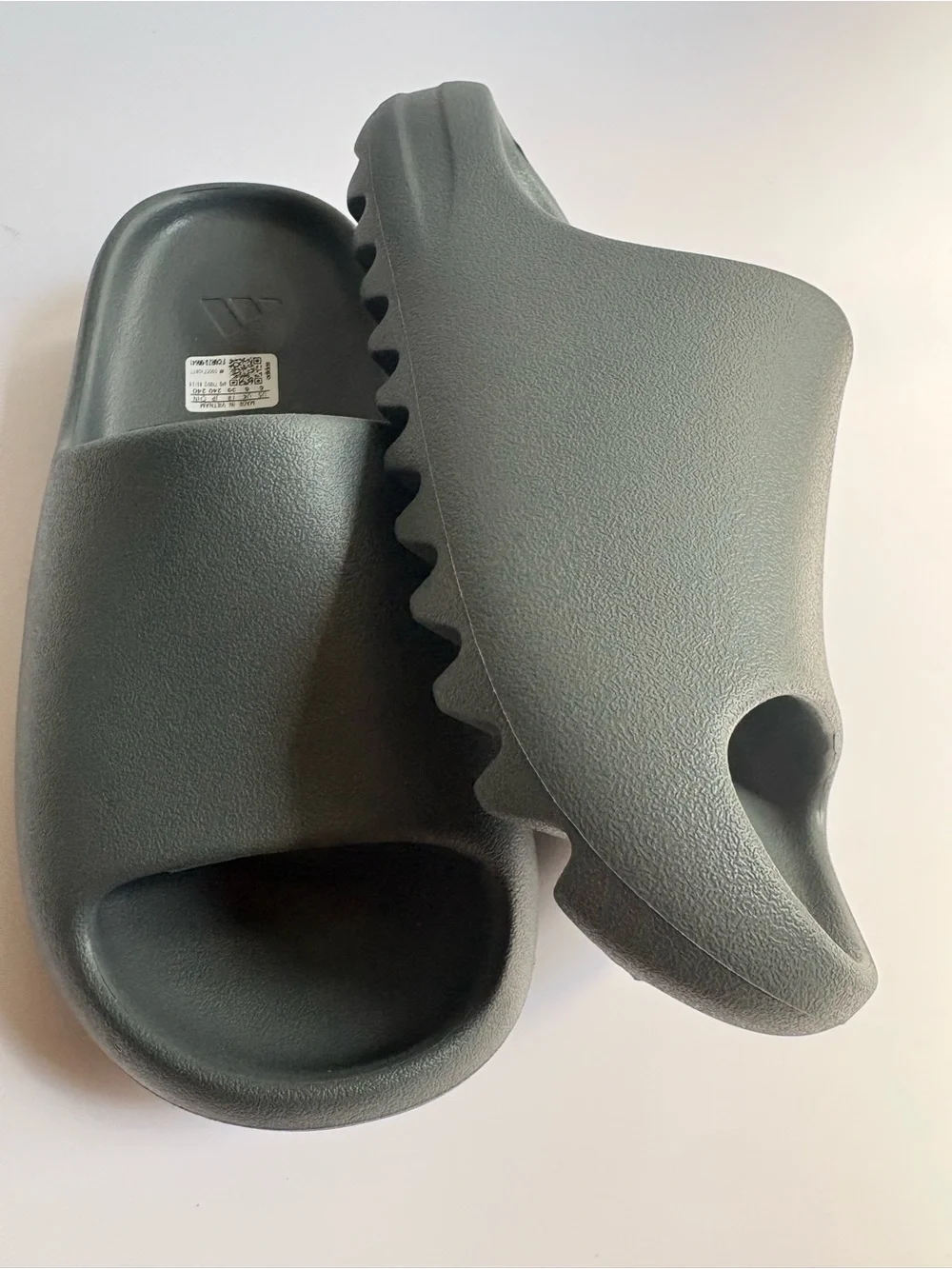 adidas YEEZY Slide Slate Grey Sz 6
